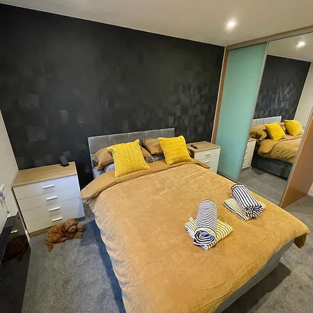 Modern Newly Refurbished 2 Bed 9 Livingstone Mews *