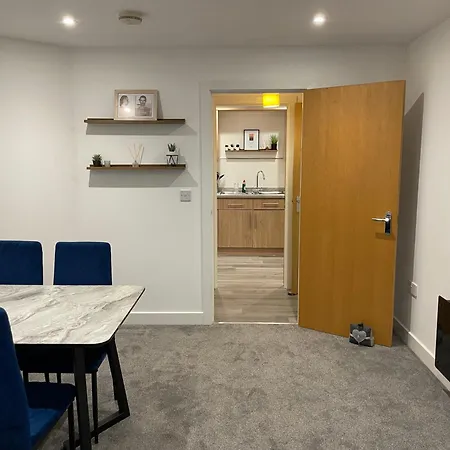 Apartment Modern Newly Refurbished 2 Bed Bristol