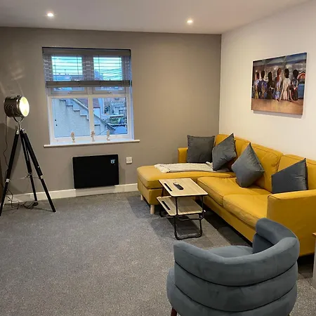 Modern Newly Refurbished 2 Bed 9 Livingstone Mews Lejlighed *